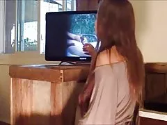 Dona li agrada a la recerca en línia