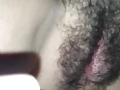 Tir una altra càrrega en el seu cony pelut